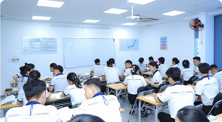 日本専門技能中等専門学校→ sau đó JPC／本校