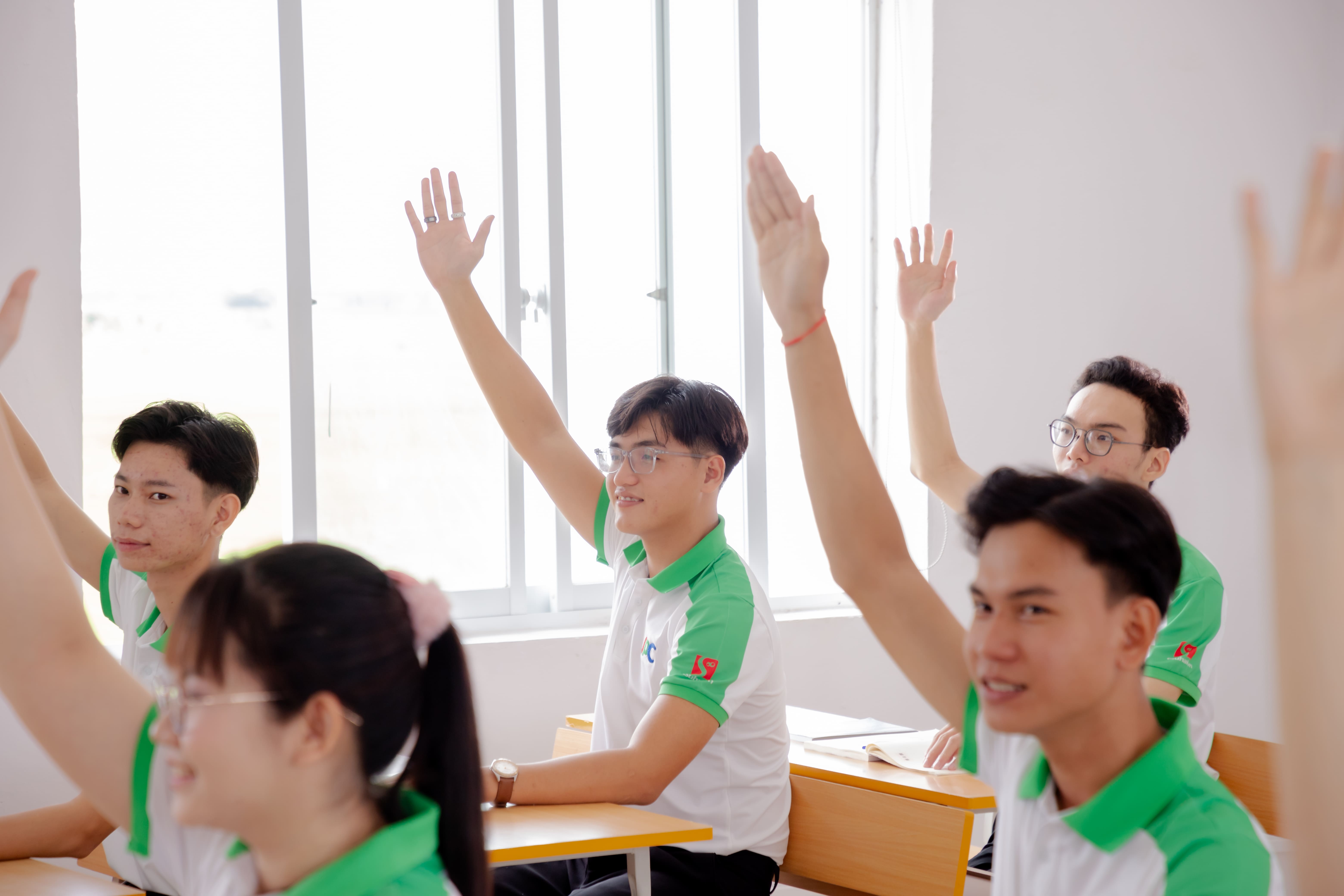日本専門技能中等専門学校→ sau đó JPC／本校