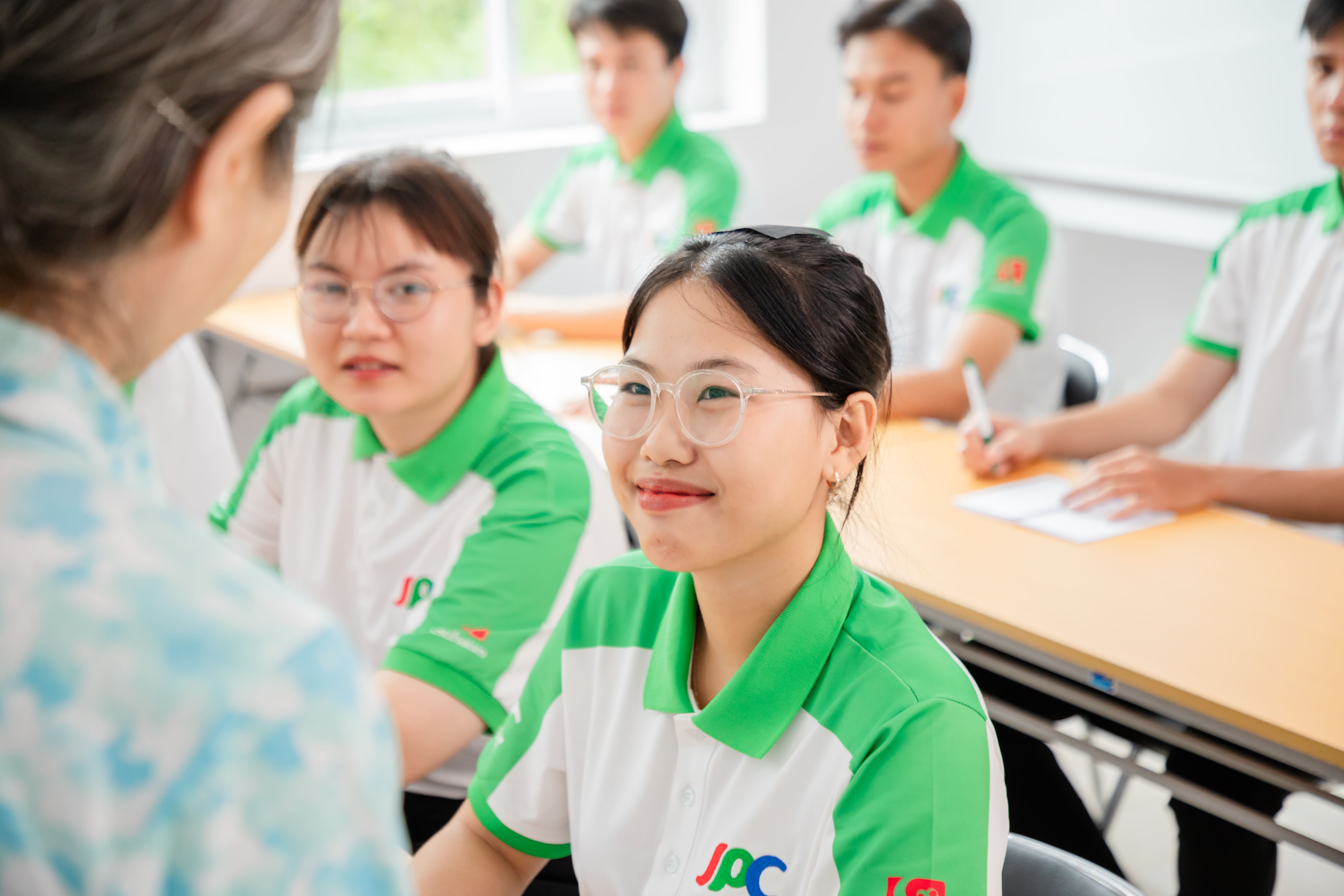 日本専門技能中等専門学校→ sau đó JPC／本校