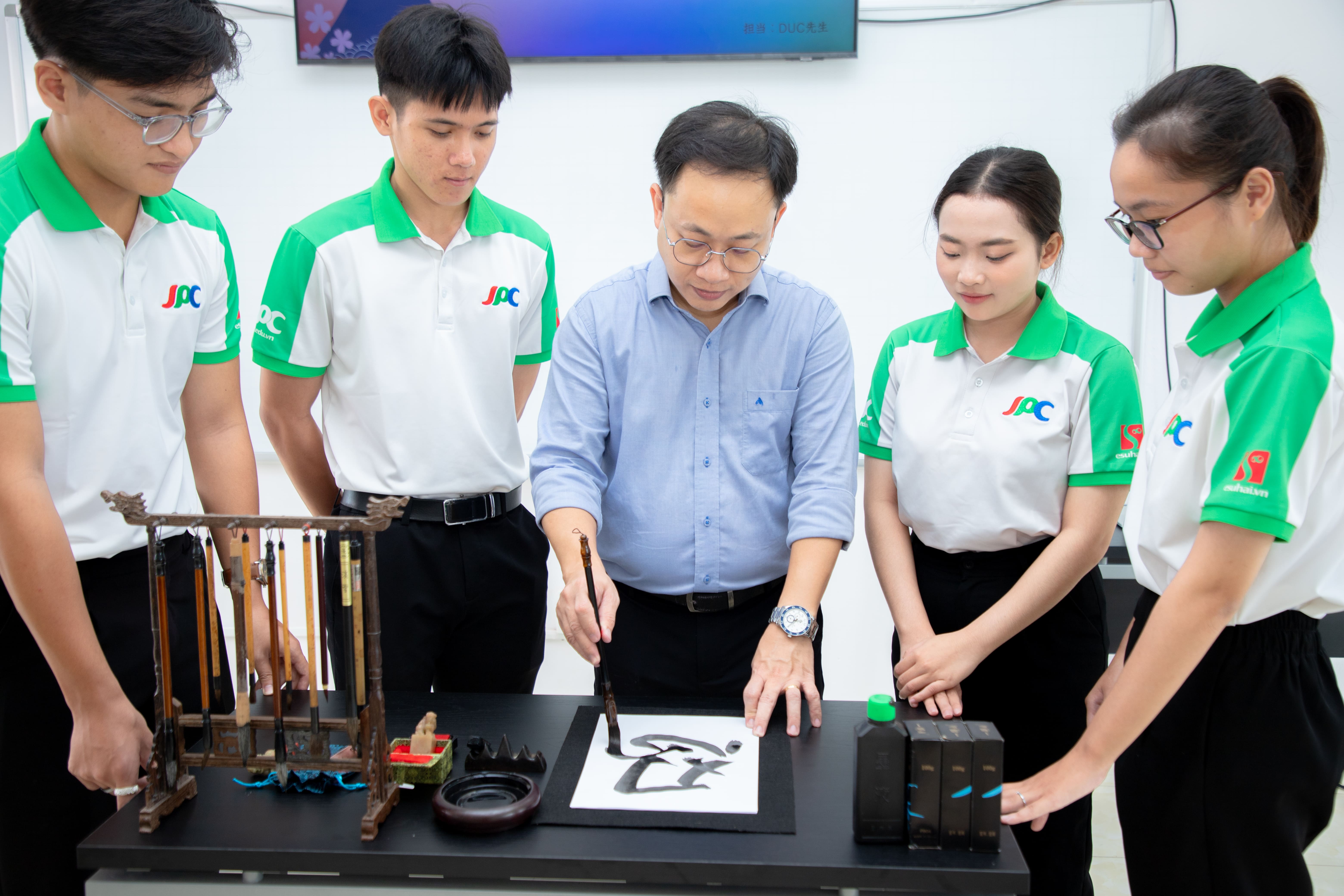 日本専門技能中等専門学校→ sau đó JPC／本校