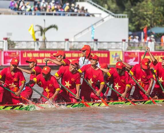 文化の旅 — ソクチャン（Sóc Trăng）のユニークなゴー（Ngo）ボートレース祭り