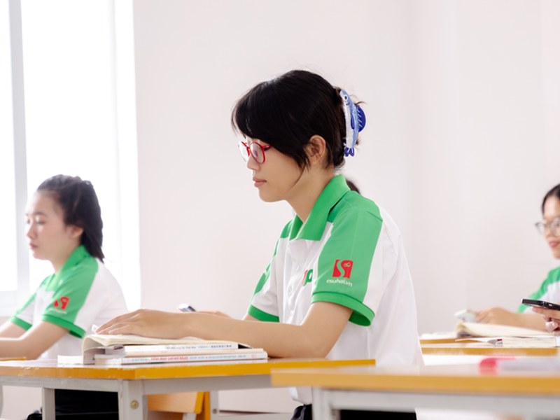 [教育＆タイムズ新聞] 西洋人労働者を日本で働くよう訓練するためのさらなる道筋を開く