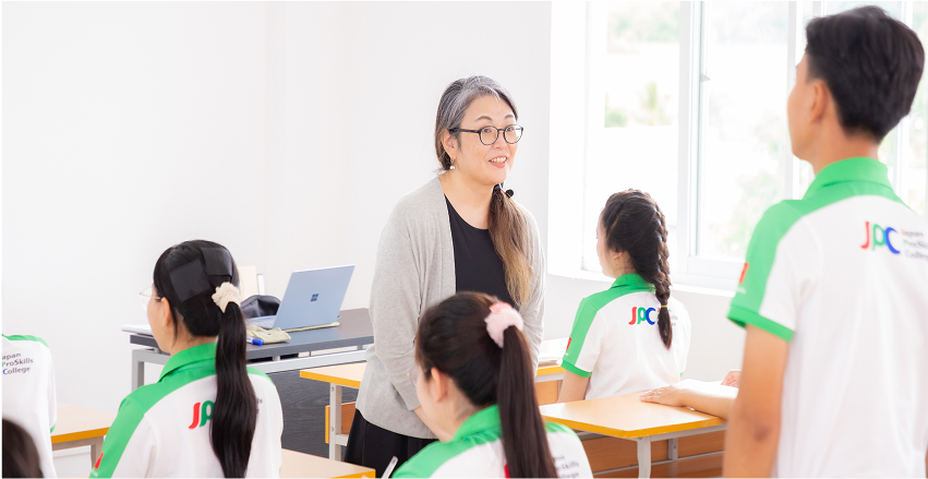 日本専門技能中等専門学校→ sau đó JPC／本校